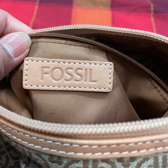 Fossil canvas Crossbody Bag - Picture 4 of 11